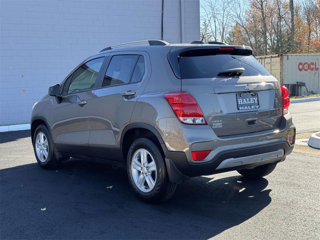 Used 2021 Chevrolet Trax LT w/ LT Convenience Package image 22