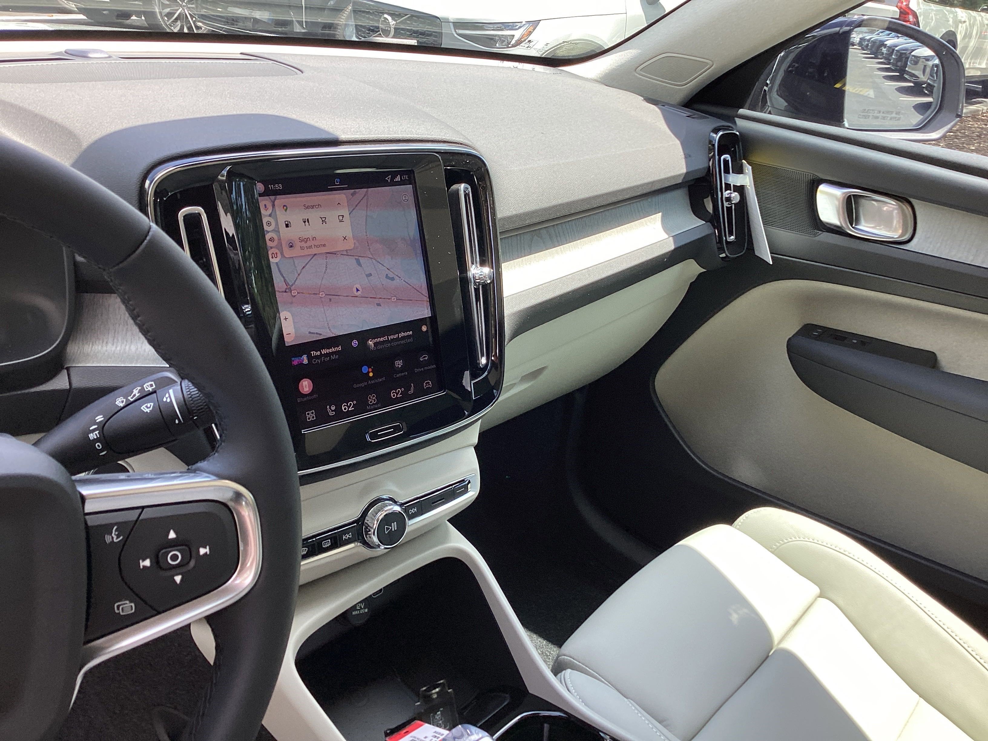 Used 2026 Volvo XC40 B5 Plus w/ Protection Package Premier image 17