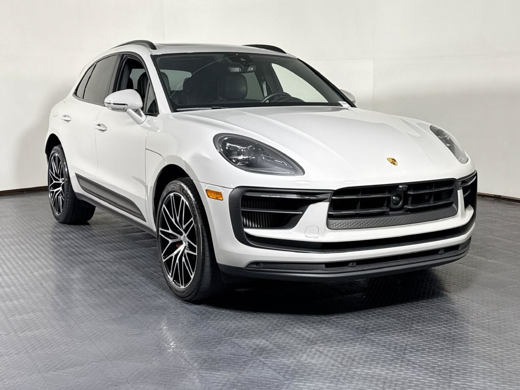 Certified 2023 Porsche Macan S AWD/4WD image 9