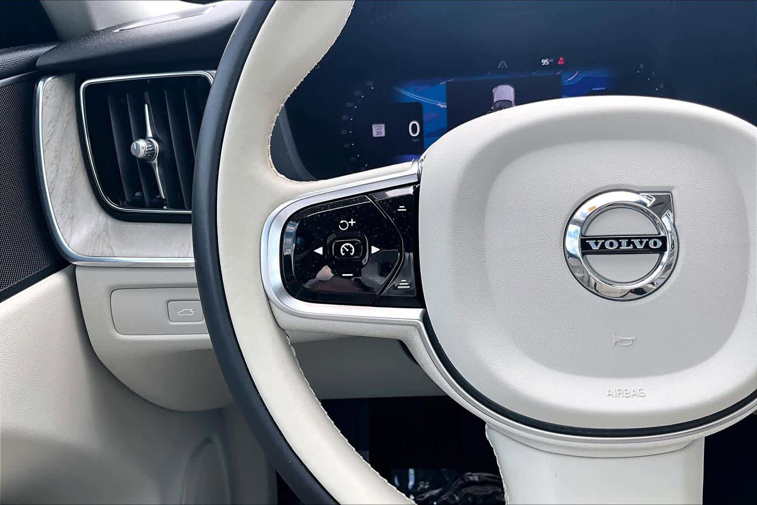 Certified 2023 Volvo XC60 B5 Plus w/ Climate Package AWD/4WD image 23