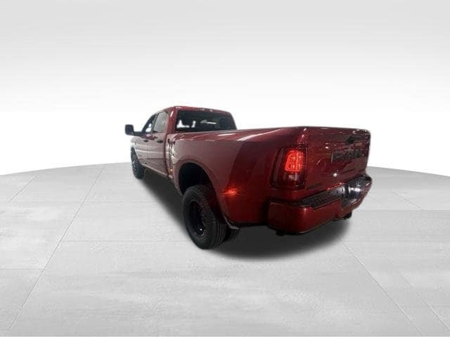 New 2026 RAM 3500 Big Horn AWD/4WD image 11