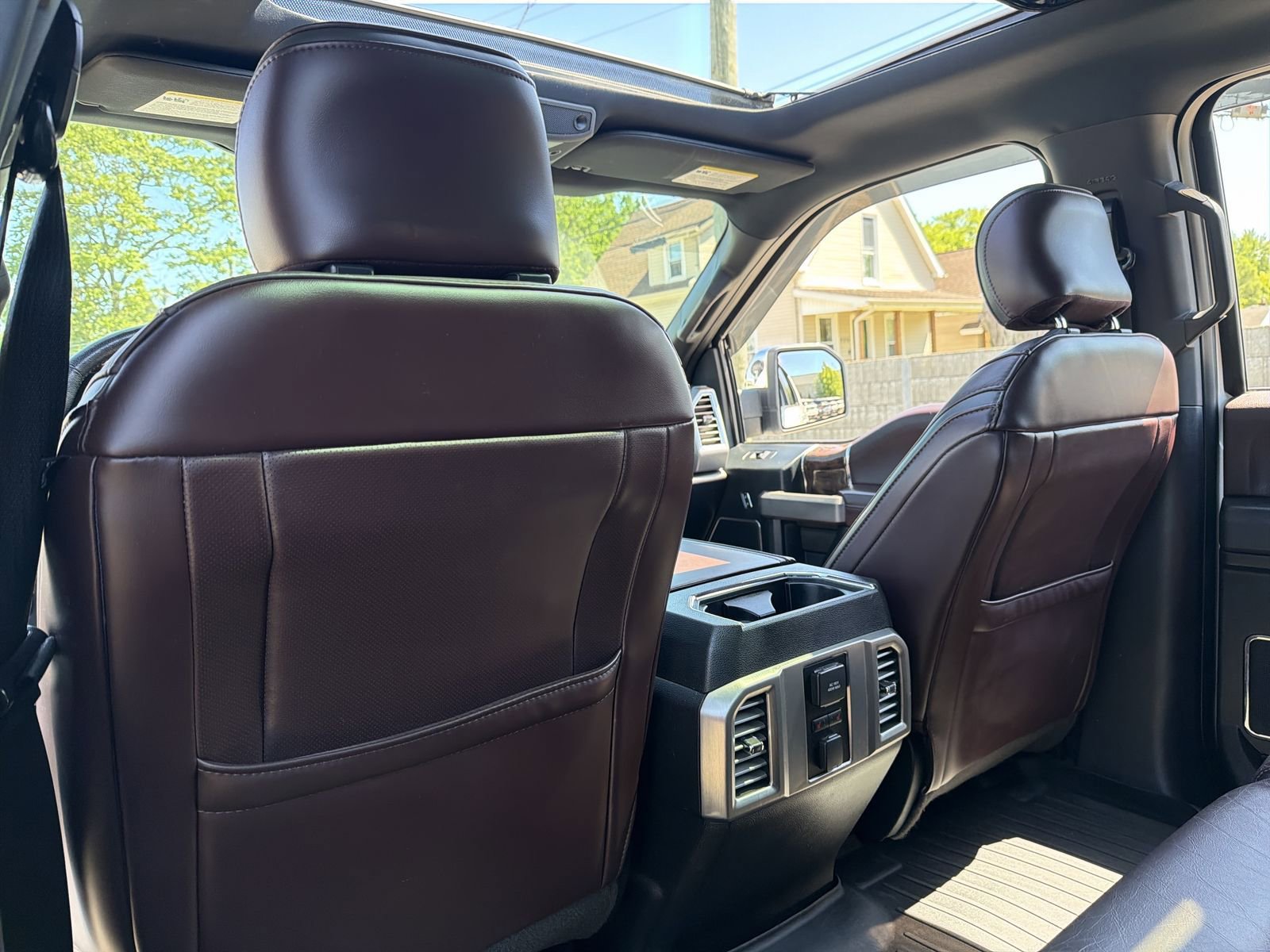 Used 2015 Ford F150 Platinum w/ Equipment Group 701A Luxury AWD/4WD image 26