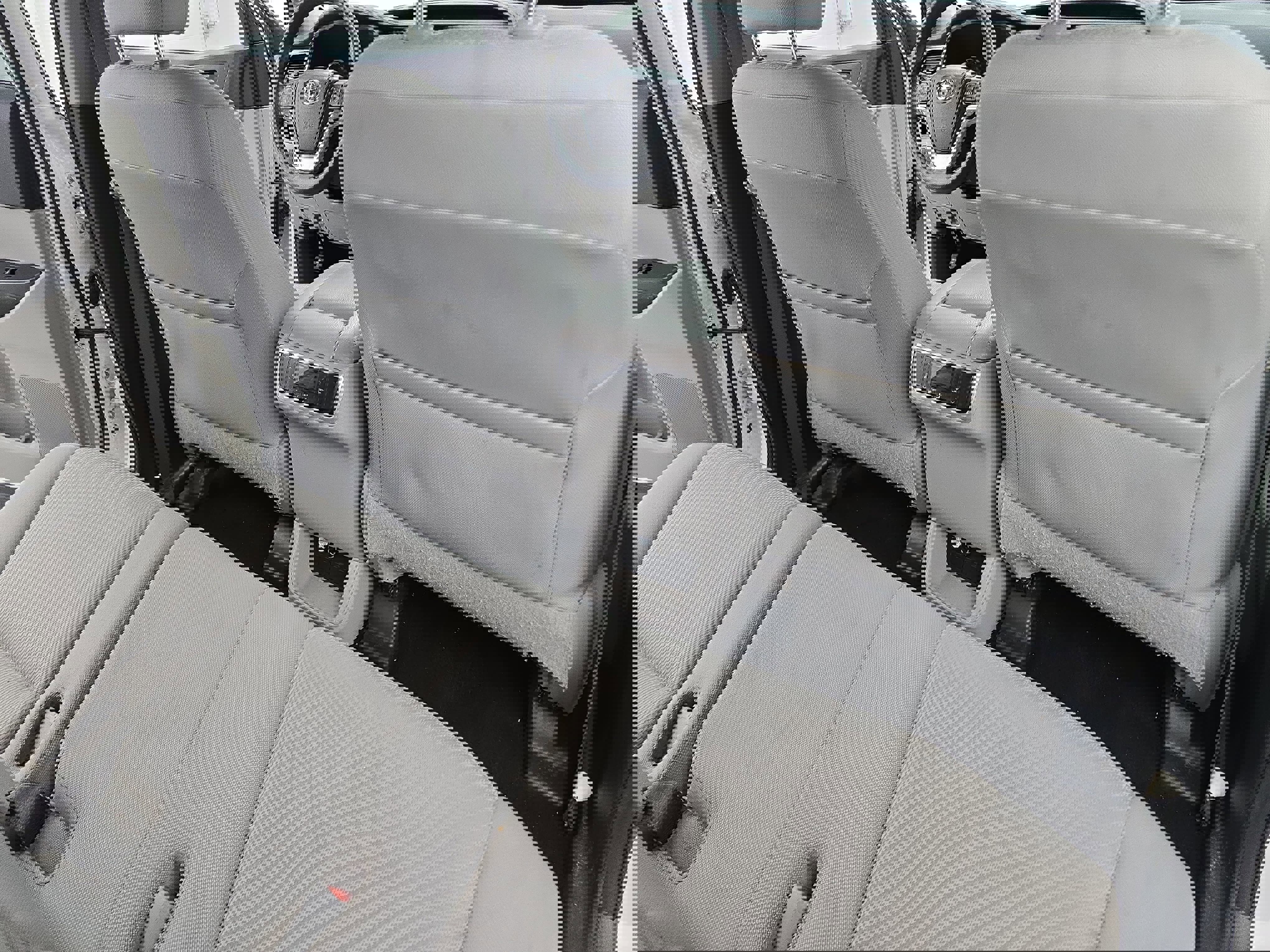 Used 2015 Toyota Highlander LE image 11