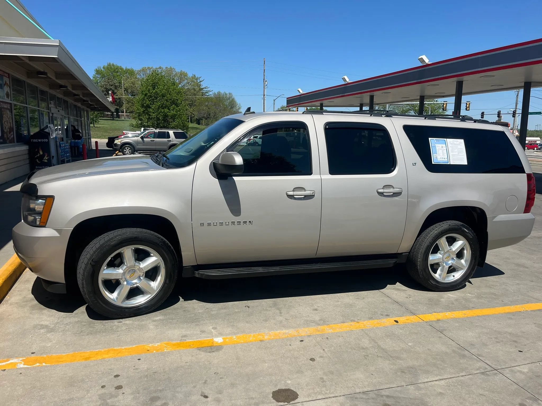 Used 2009 Chevrolet Suburban LT AWD/4WD image 5