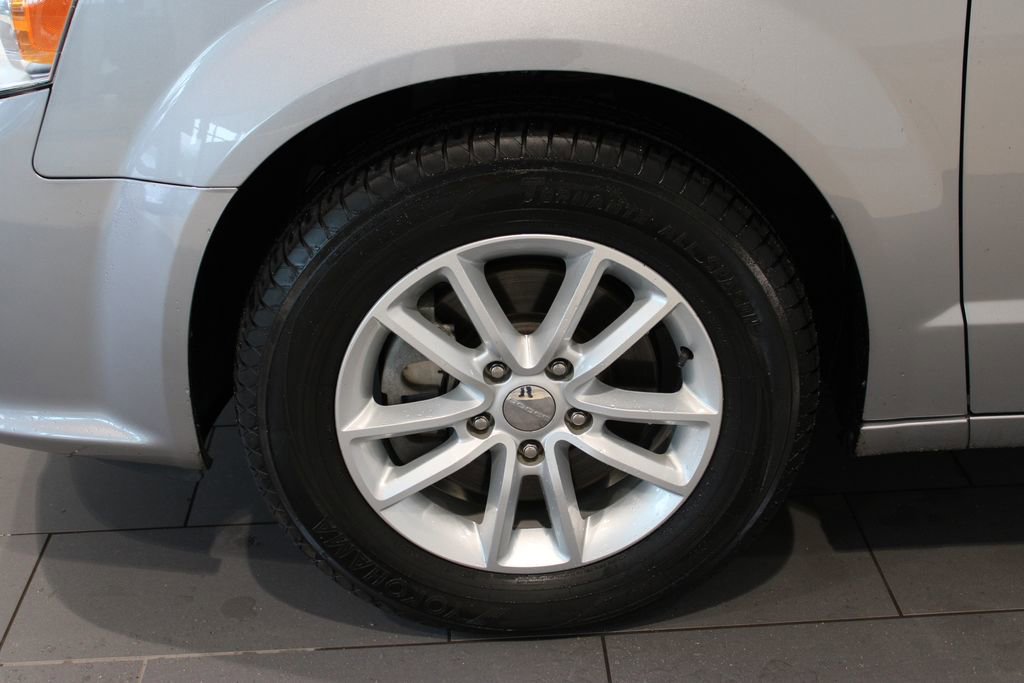 Used 2019 Dodge Grand Caravan SXT image 27