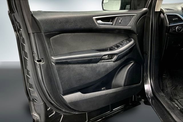 Used 2017 Ford Edge SEL image 17