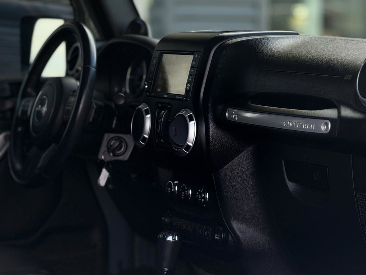 Used 2014 Jeep Wrangler Unlimited Sahara w/ Max Tow Package image 12