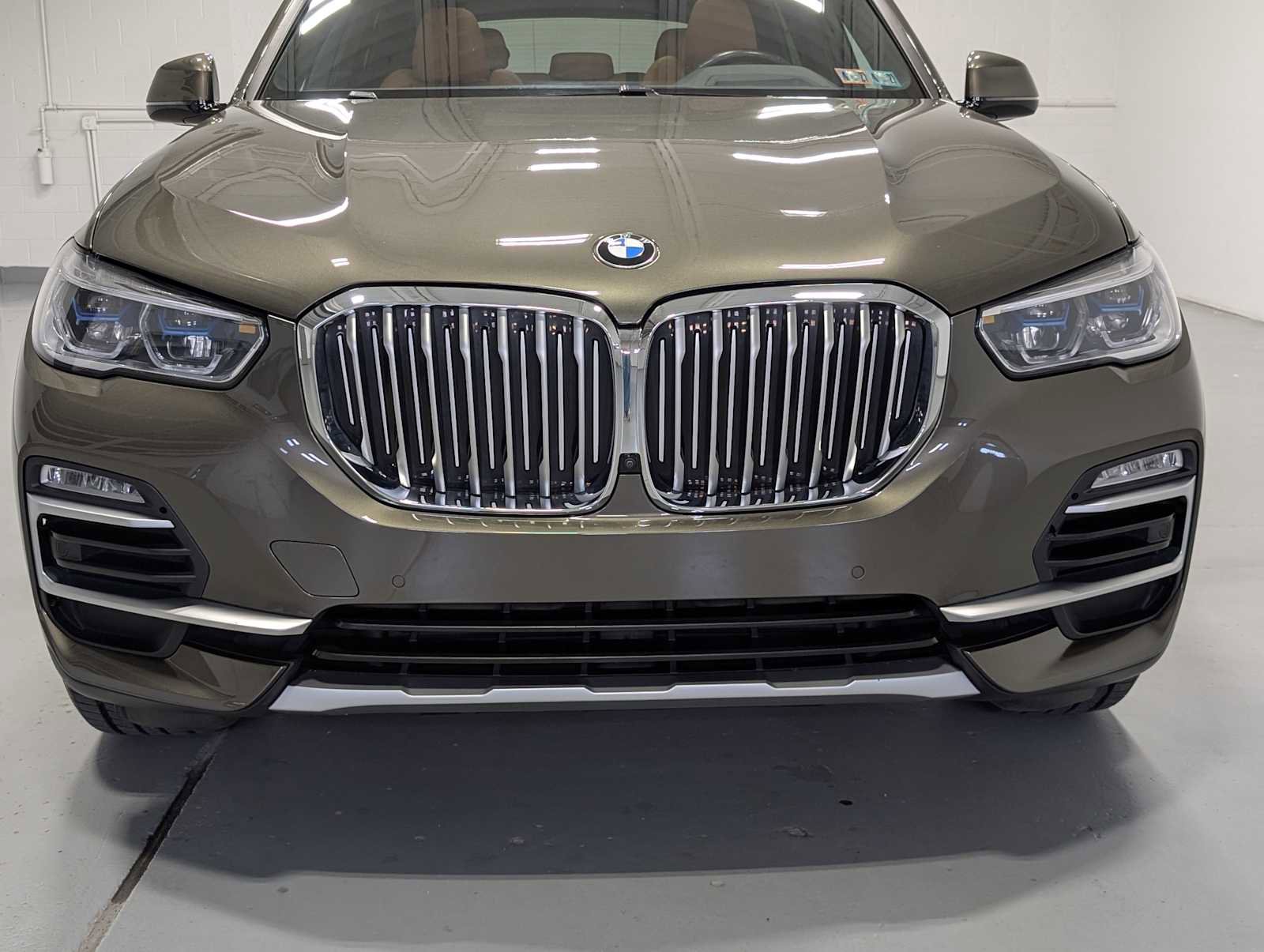 Used 2021 BMW X5 xDrive40i w/ Executive Package AWD/4WD image 2