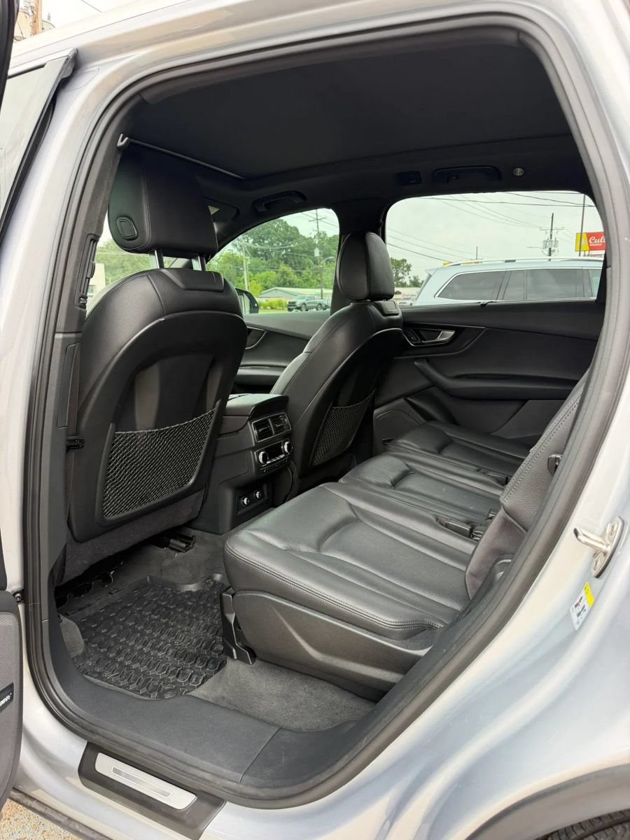 Used 2018 Audi Q7 3.0T Prestige AWD/4WD image 10