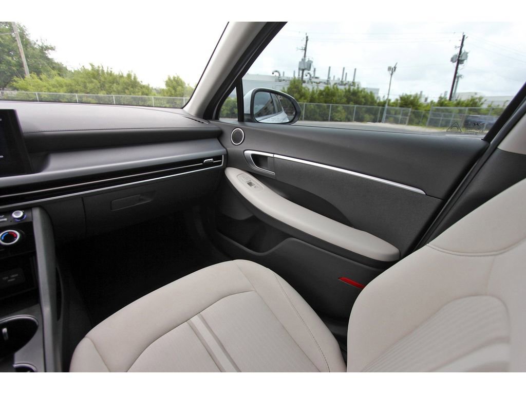Certified 2025 Hyundai Sonata SE FWD image 11