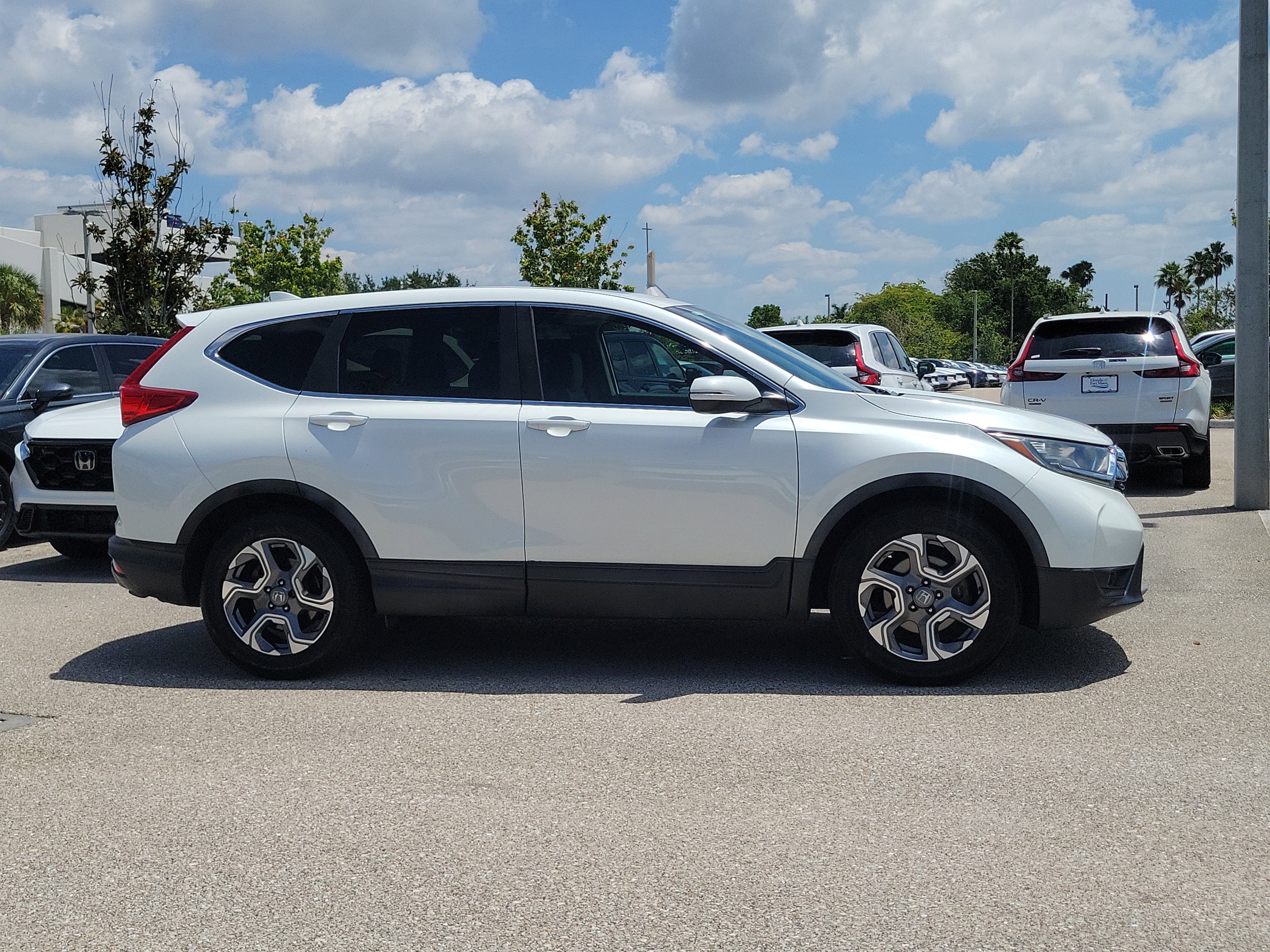Used 2019 Honda CR-V EX image 3
