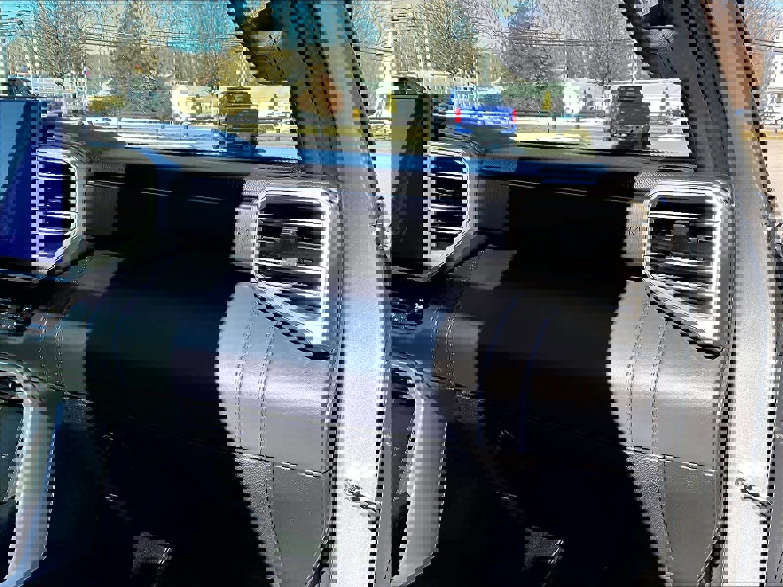 Used 2025 Toyota Sequoia Platinum image 13