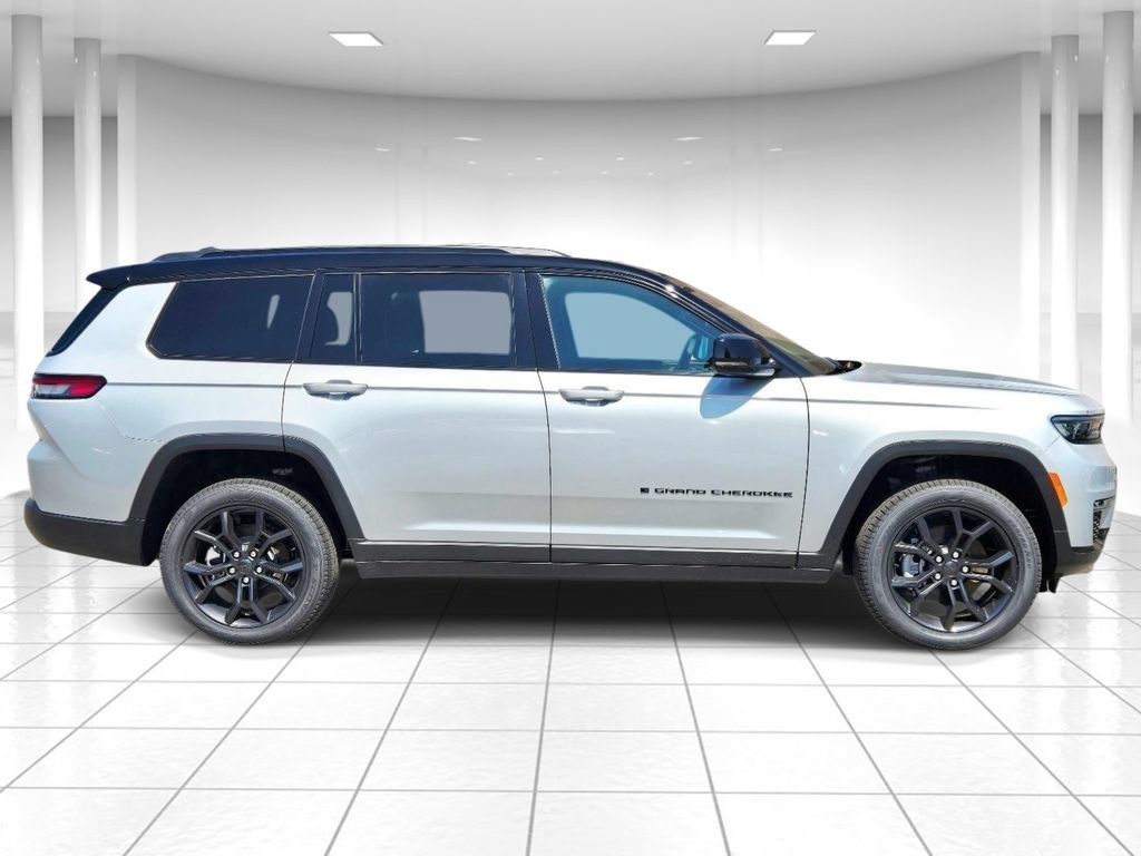 New 2025 Jeep Grand Cherokee L Limited AWD/4WD image 2