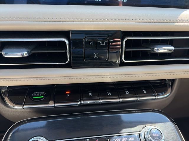 Used 2022 Lincoln Nautilus Reserve w/ Equipment Group 202A image 19