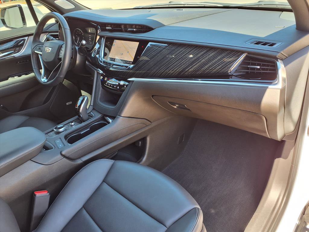 Certified 2024 Cadillac XT6 Premium Luxury FWD image 8
