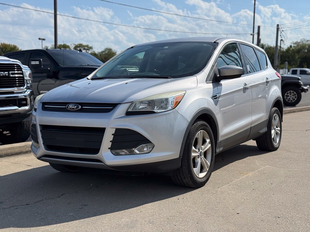 Used 2015 Ford Escape SE FWD image 2