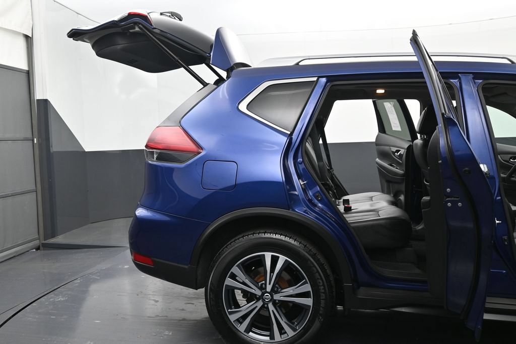 Used 2018 Nissan Rogue SL w/ Premium Package AWD/4WD image 10