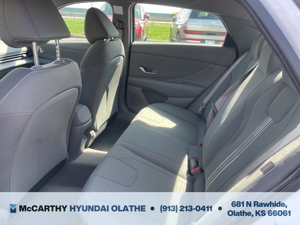 Used 2025 Hyundai Elantra Sport FWD image 5