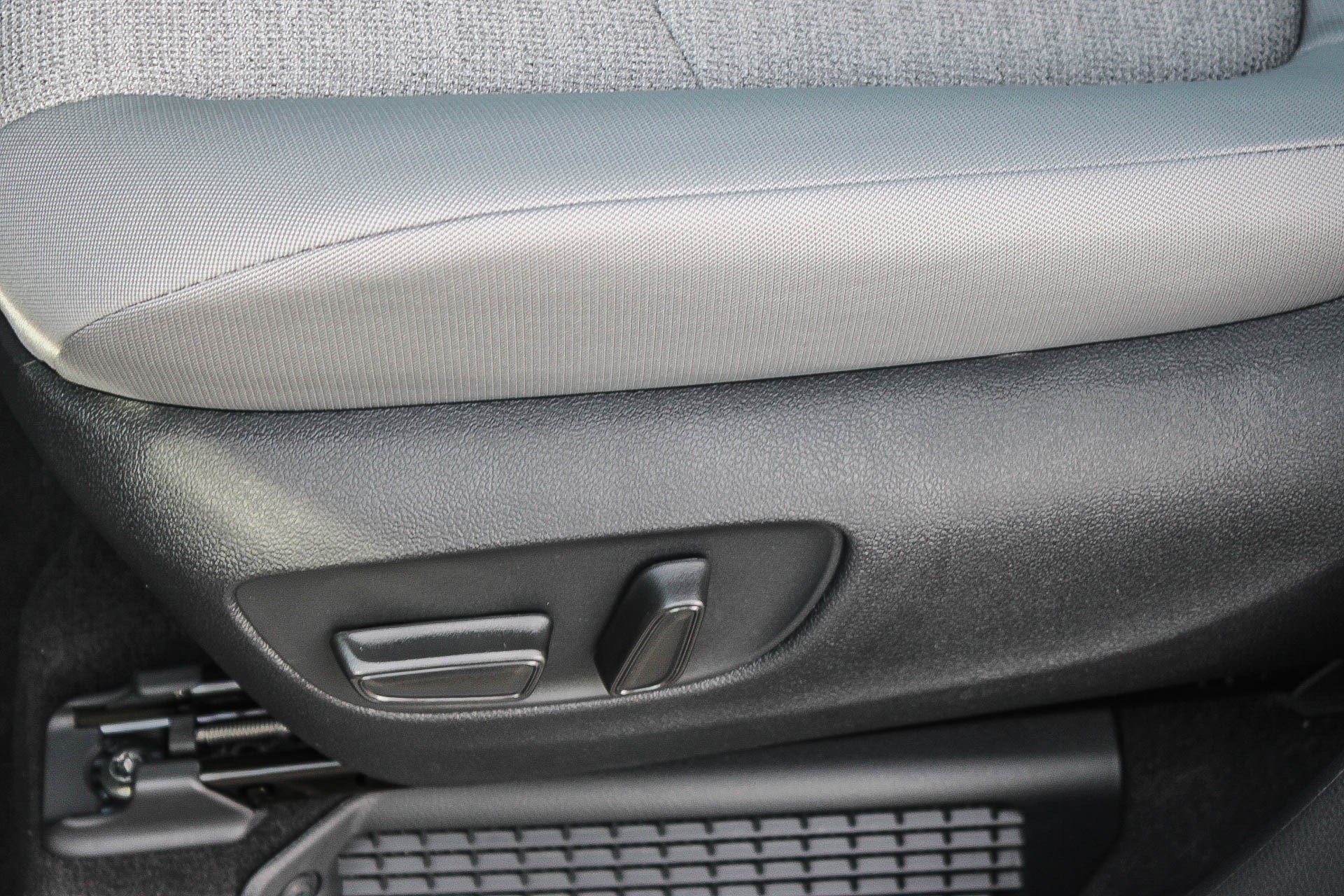 New 2026 Toyota Sienna LE FWD image 24