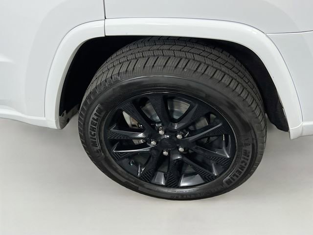 Used 2018 Jeep Grand Cherokee Altitude image 27