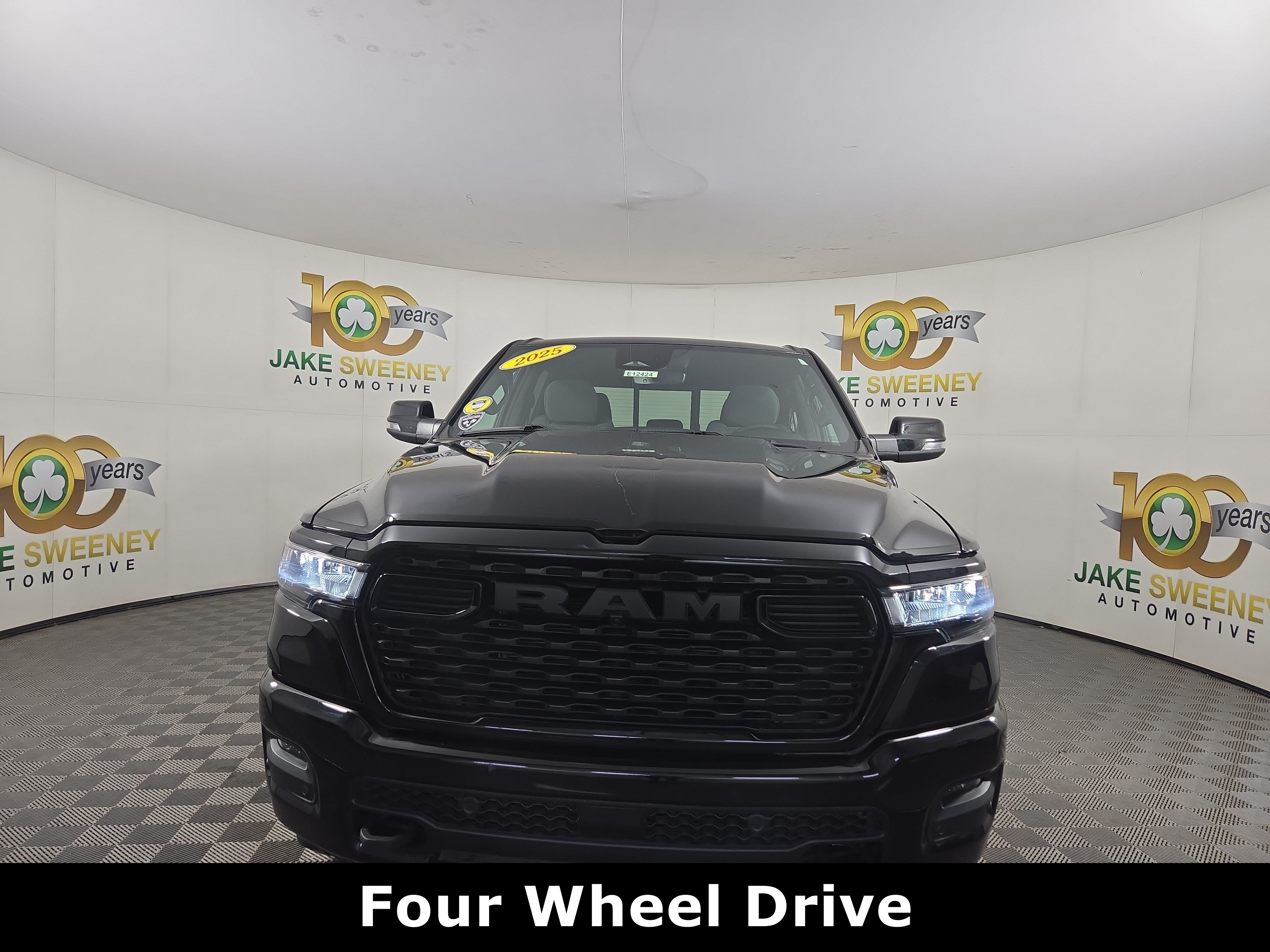 Certified 2025 RAM 1500 Big Horn AWD/4WD image 3