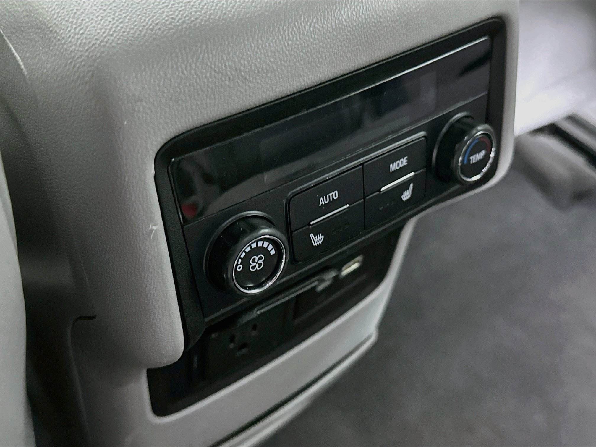 Used 2023 GMC Acadia SLT w/ Technology Package FWD image 28