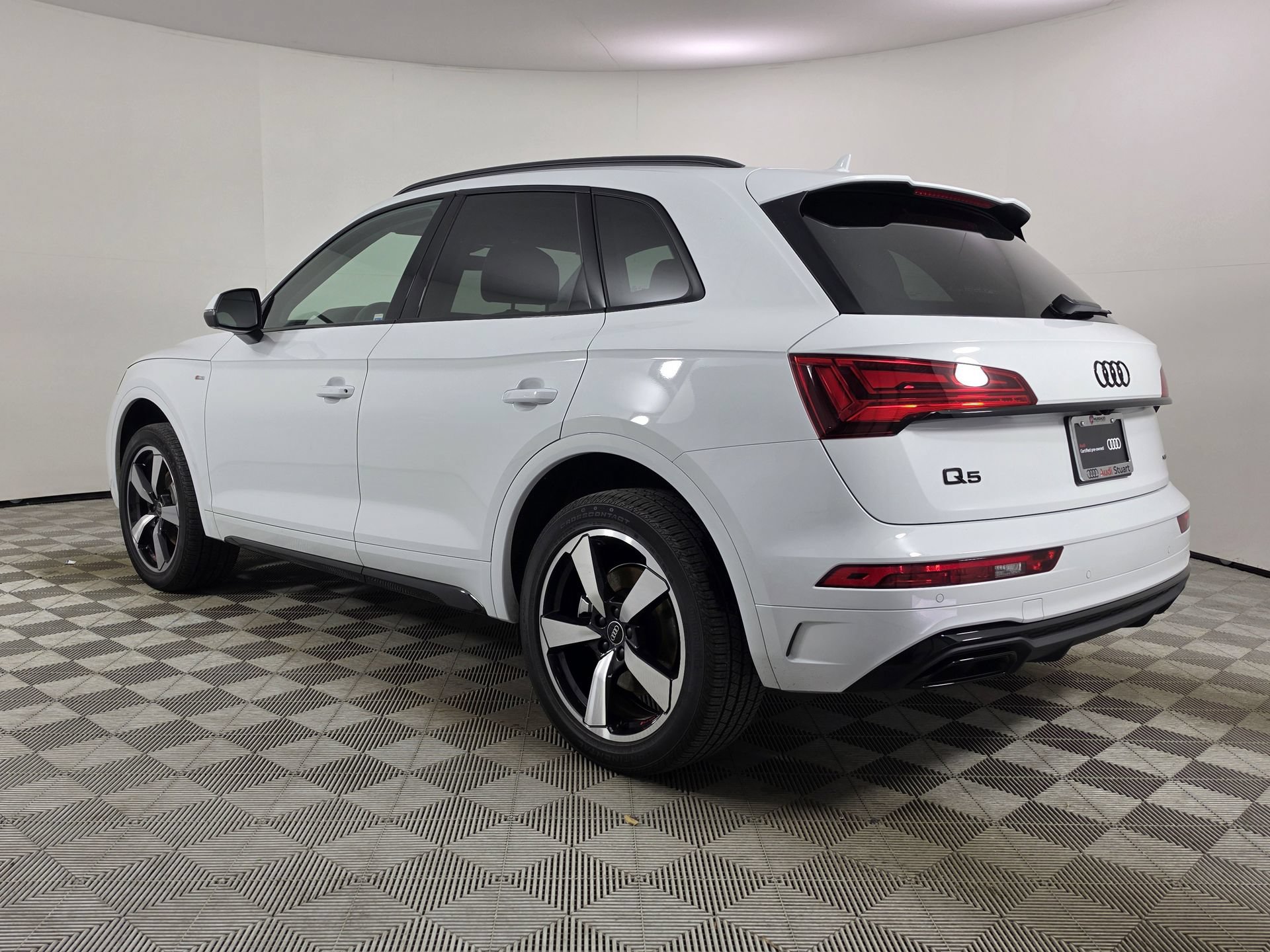 Certified 2023 Audi Q5 2.0T Premium Plus w/ Premium Plus Package AWD/4WD image 5
