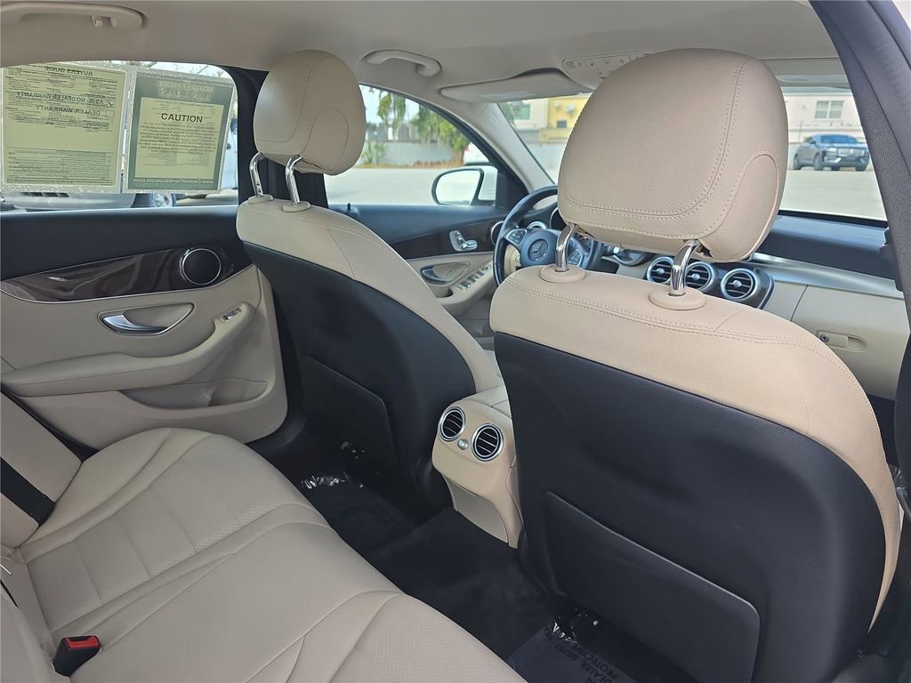 Used 2016 Mercedes-Benz C 300 Sedan image 24