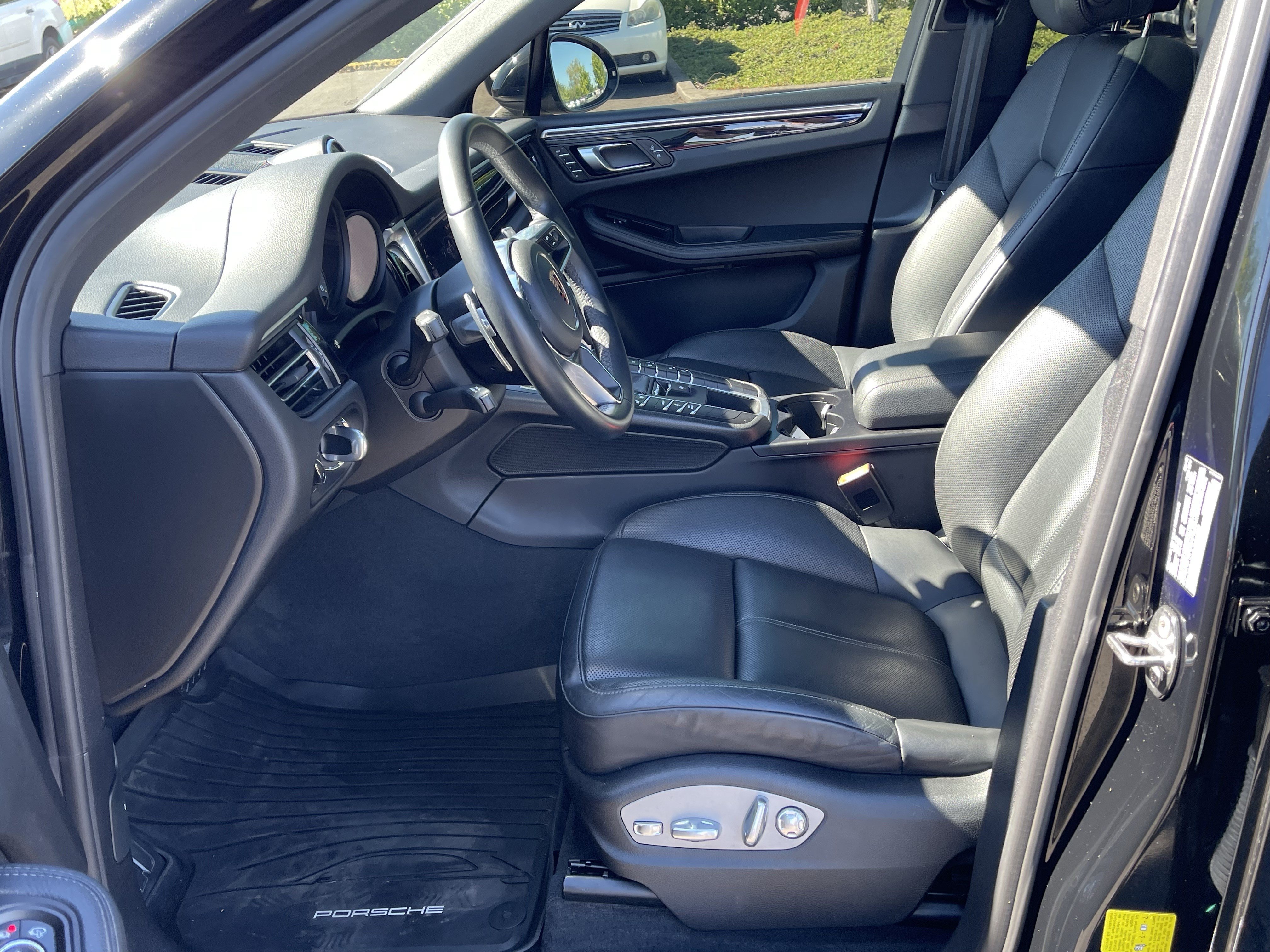 Used 2019 Porsche Macan S AWD/4WD image 11