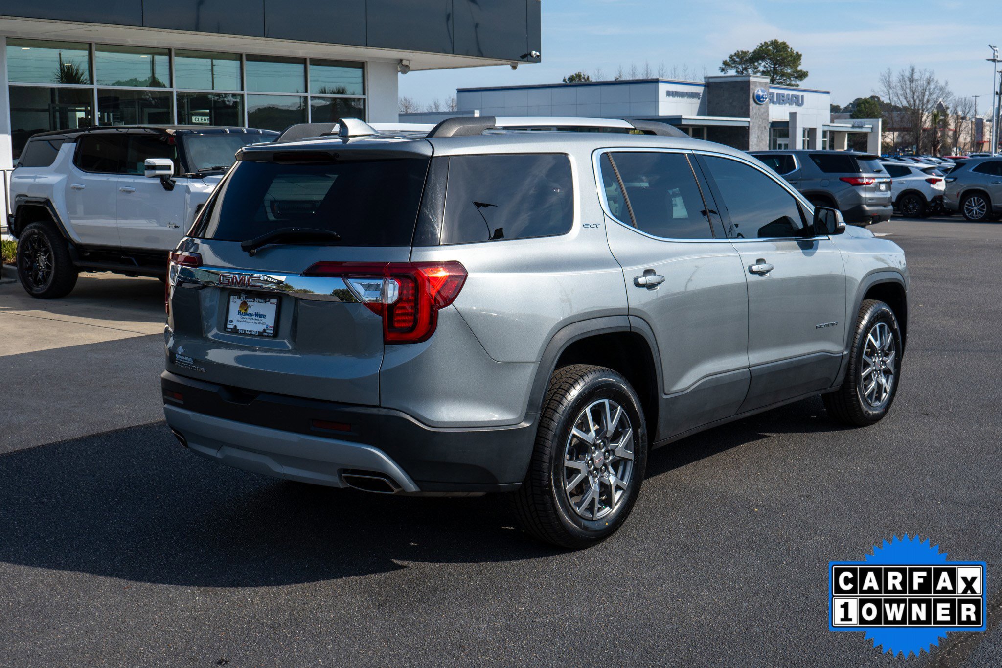 Used 2023 GMC Acadia SLT image 3