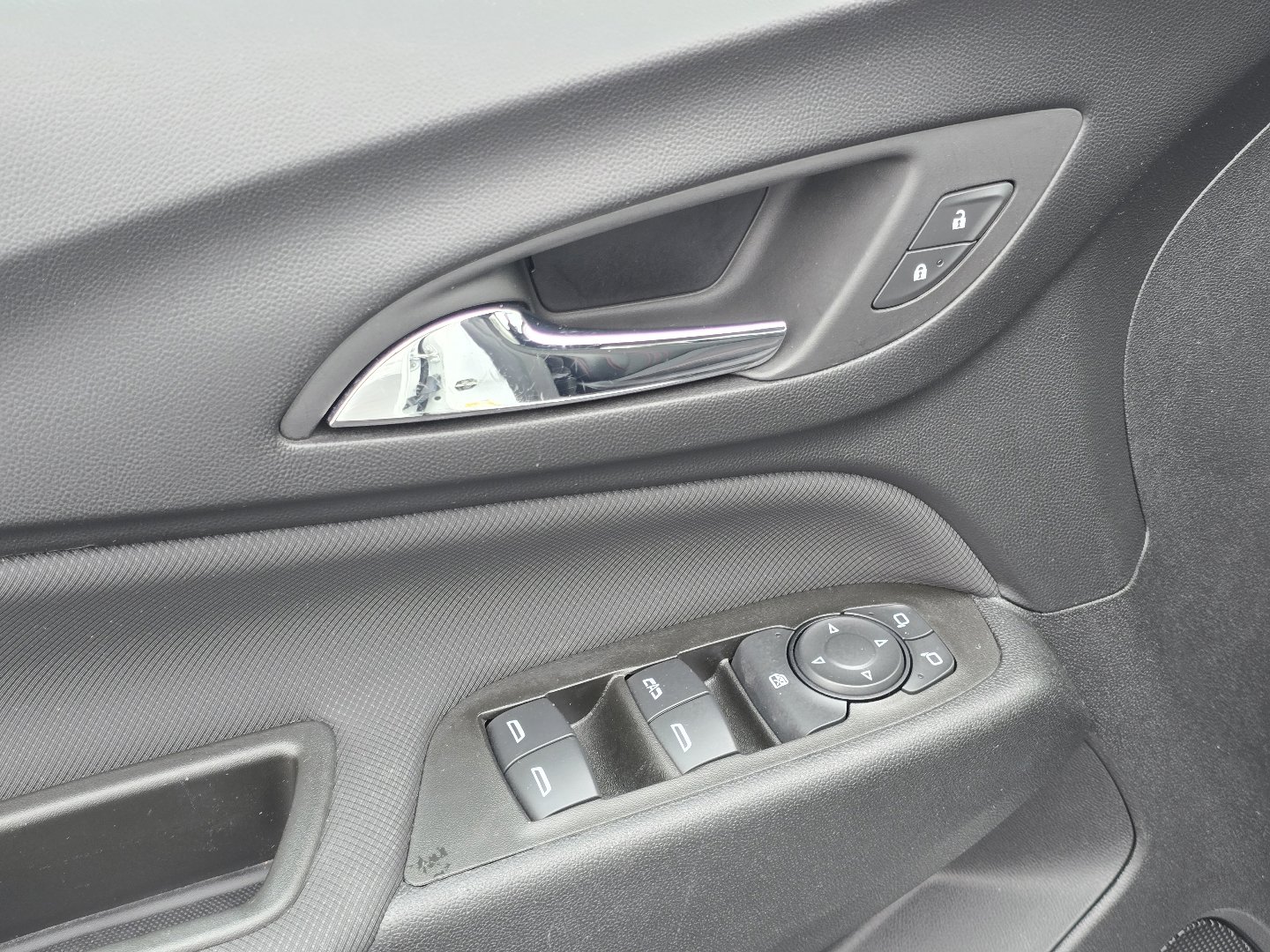 Certified 2022 Chevrolet Equinox RS w/ Infotainment Package image 32