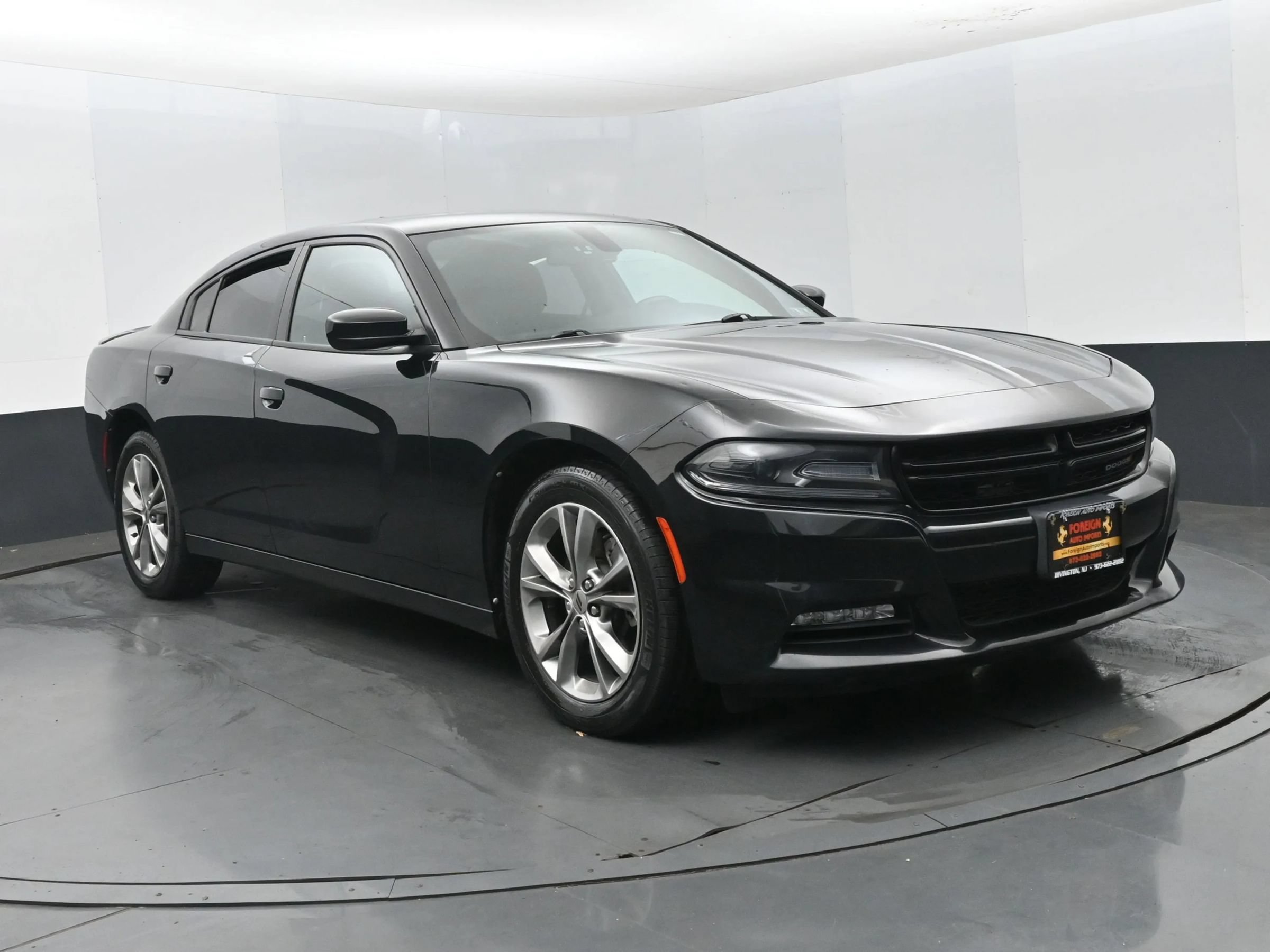 Used 2020 Dodge Charger SXT AWD/4WD image 2