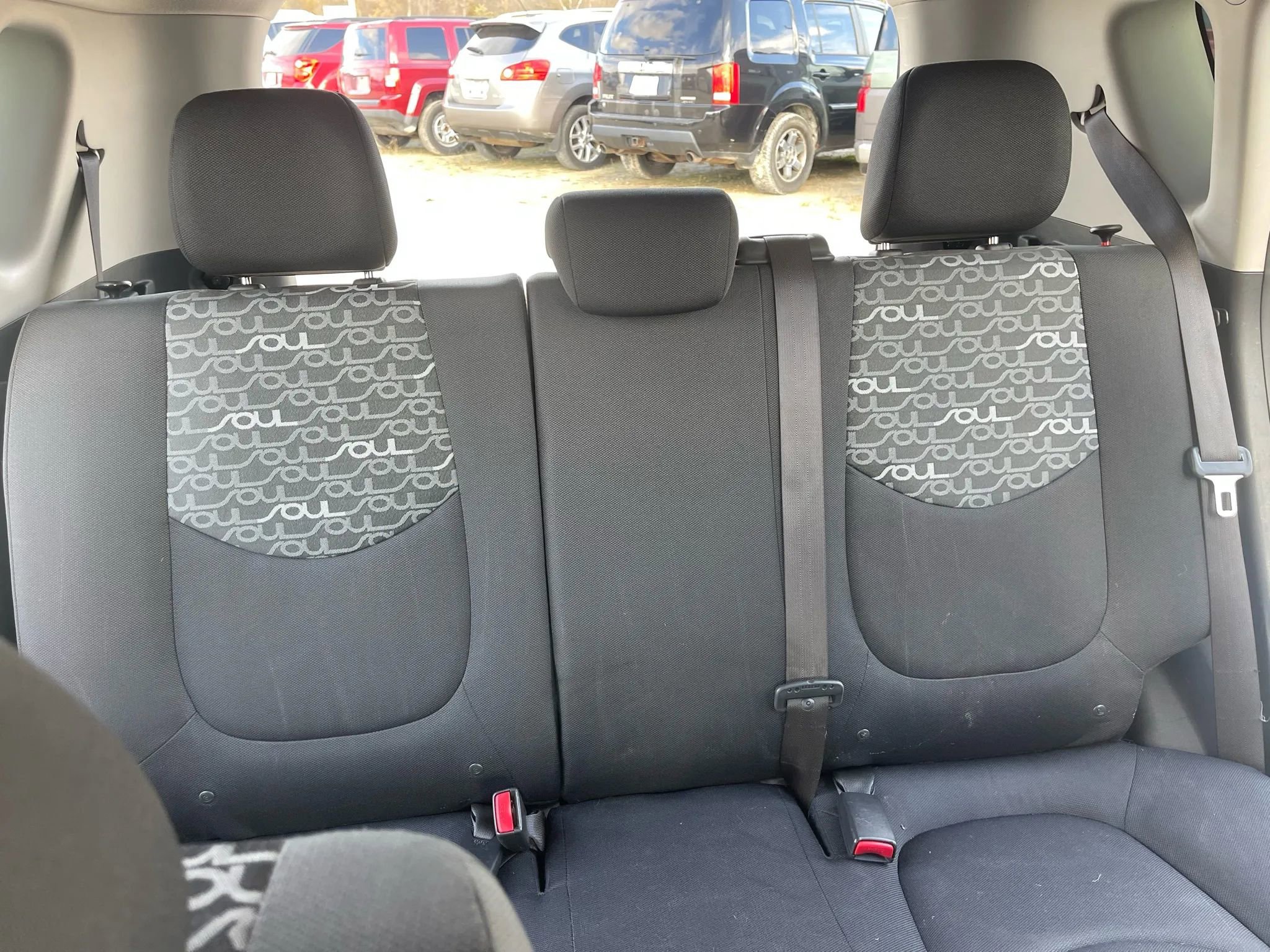 Used 2011 Kia Soul + image 16