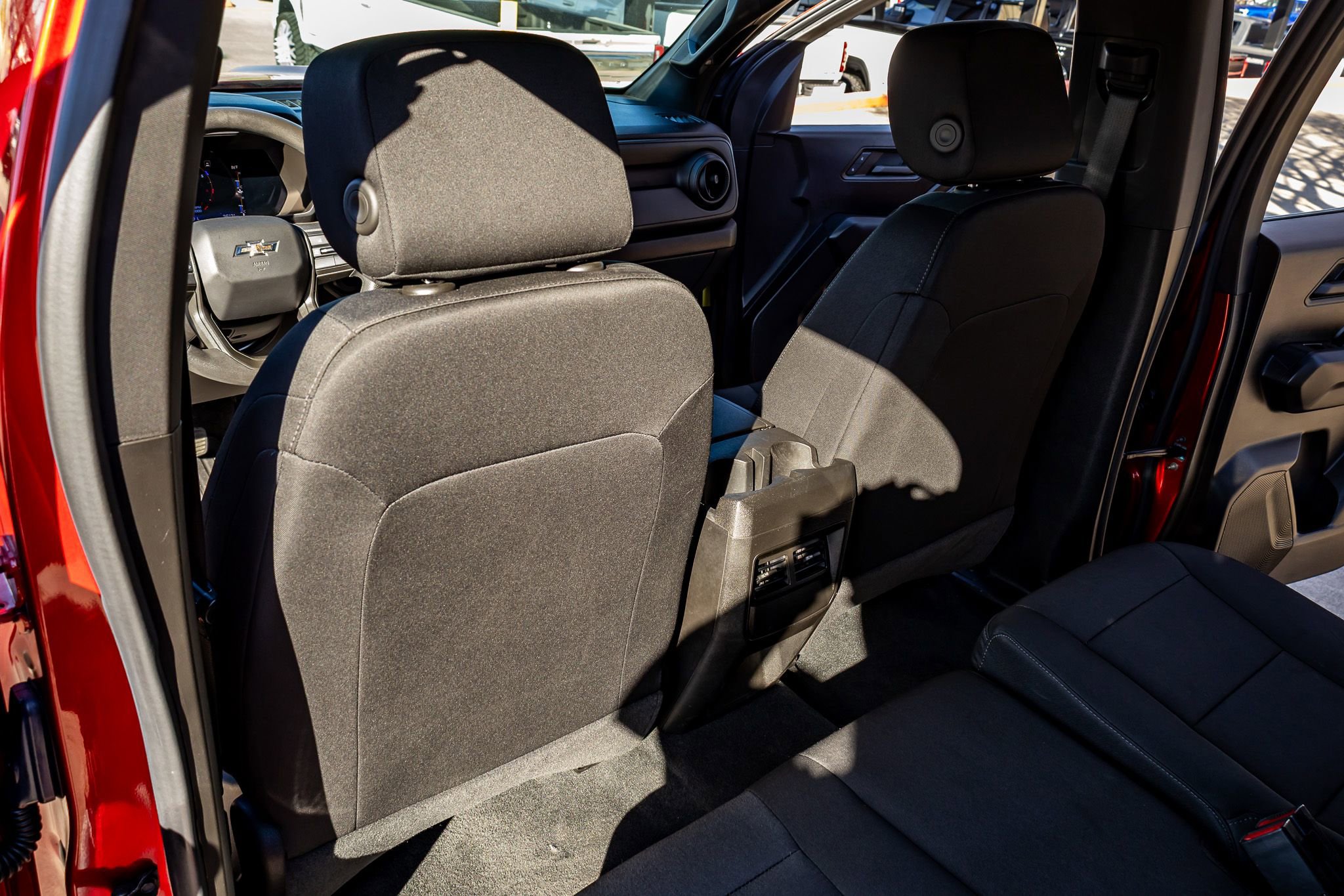 Used 2023 Chevrolet Colorado Trail Boss w/ Technology Package AWD/4WD image 31