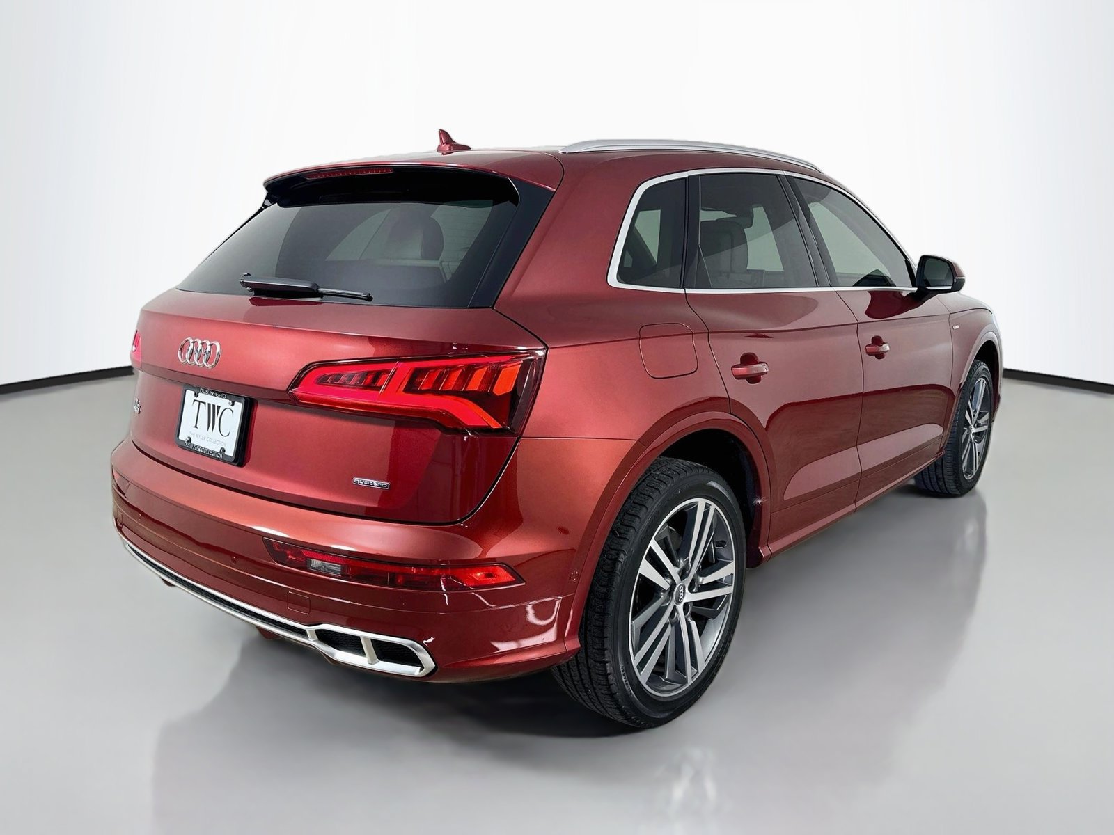 Used 2020 Audi Q5 e Prestige w/ Prestige Package AWD/4WD image 5