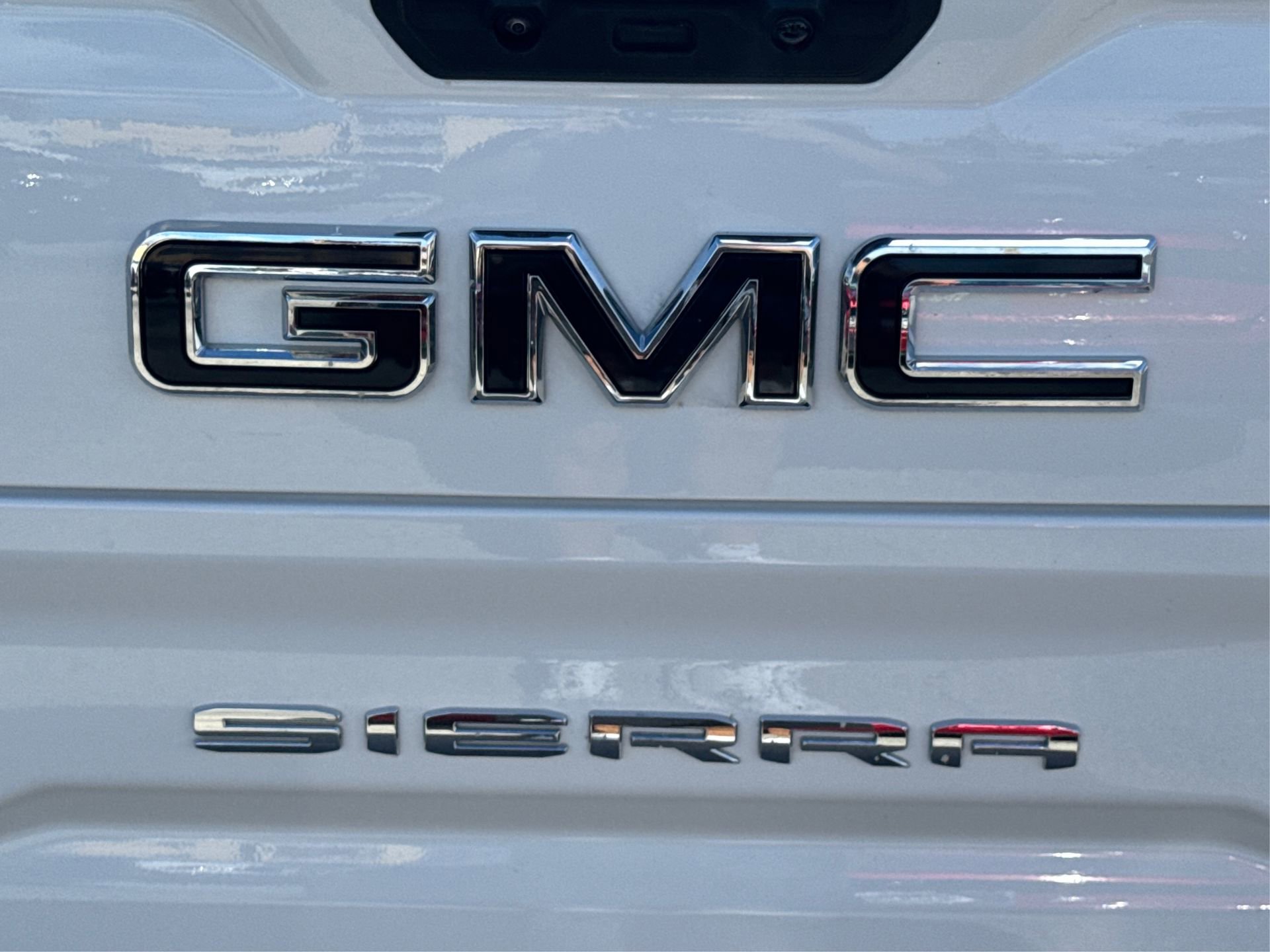 Used 2024 GMC Sierra 1500 Elevation w/ LPO, Elevation Black Package image 18