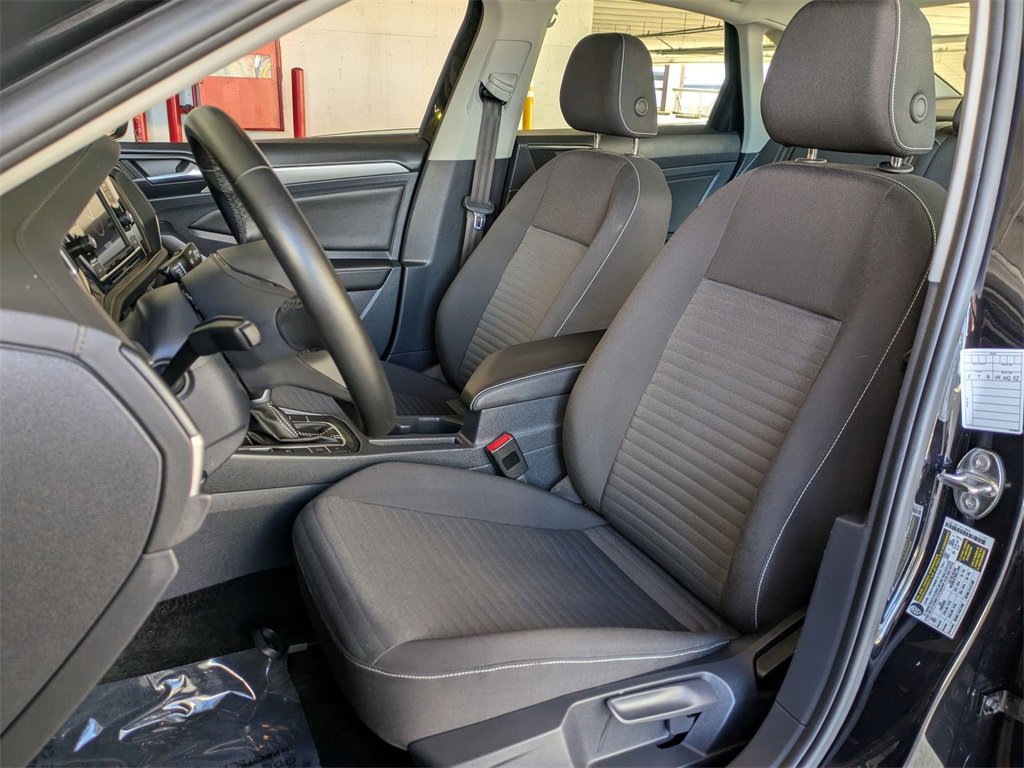 Used 2024 Volkswagen Jetta S image 23