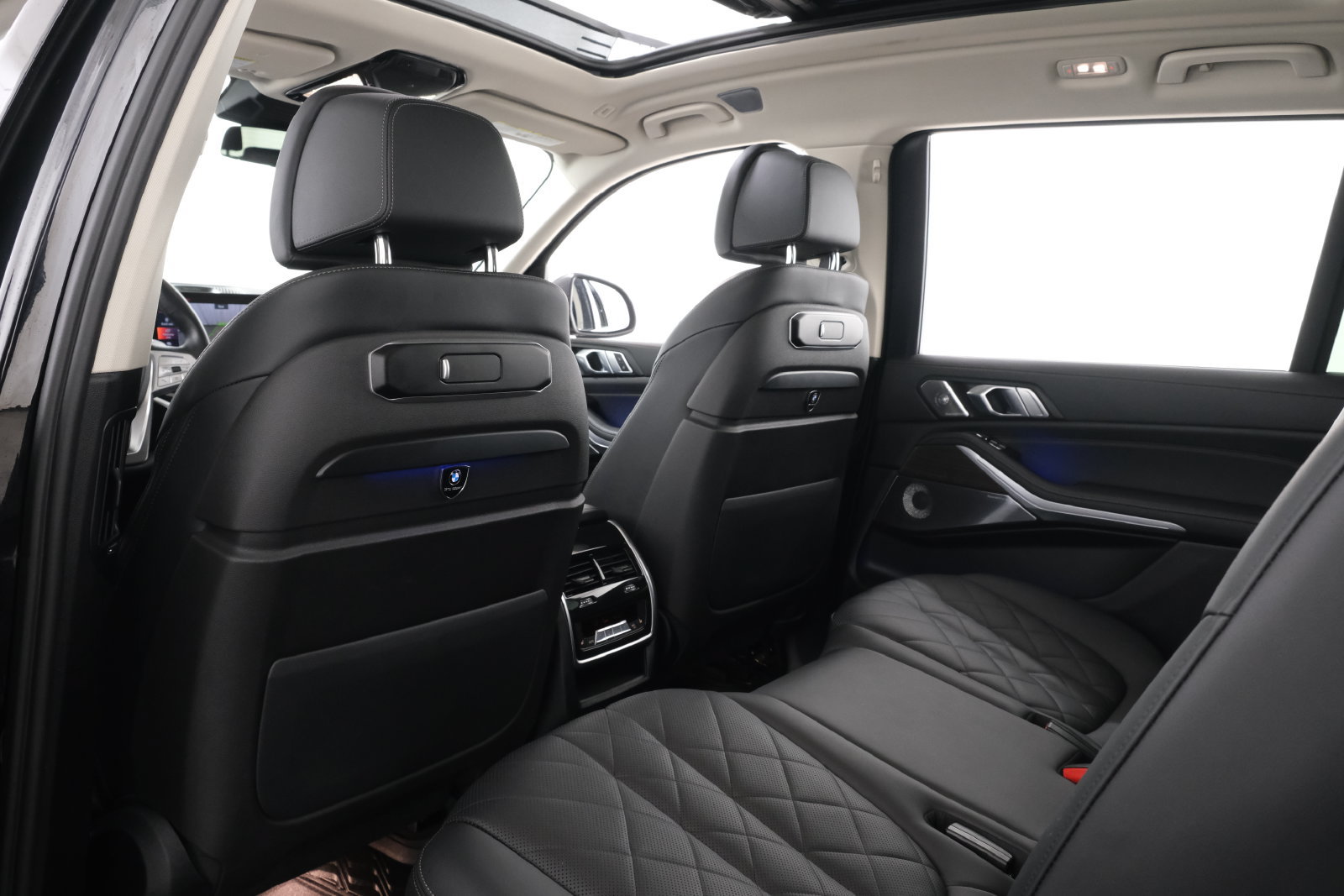 Used 2023 BMW X7 xDrive40i w/ Executive Package AWD/4WD image 34