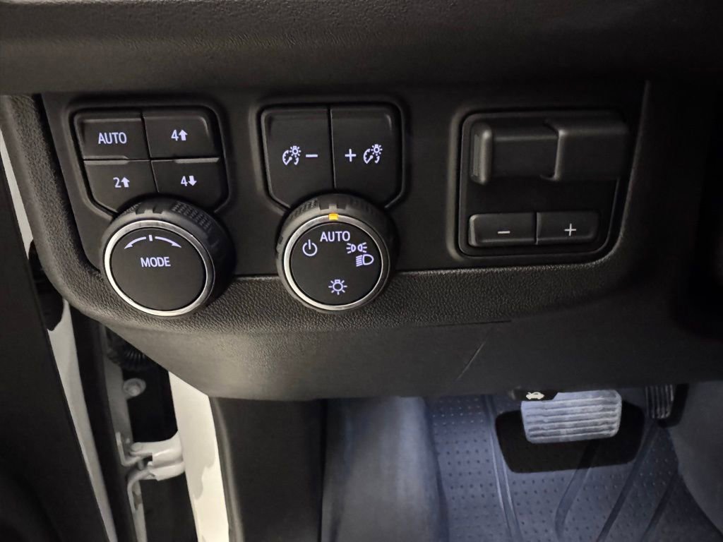 Certified 2024 Chevrolet Suburban RST w/ Luxury Package image 14