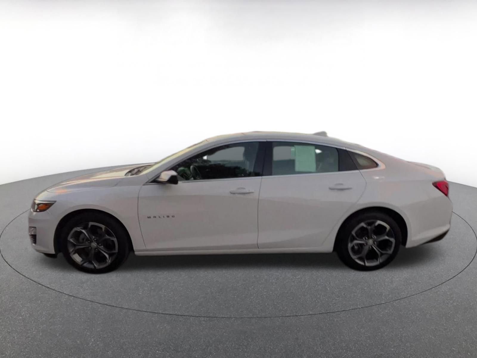 Used 2024 Chevrolet Malibu LT image 9