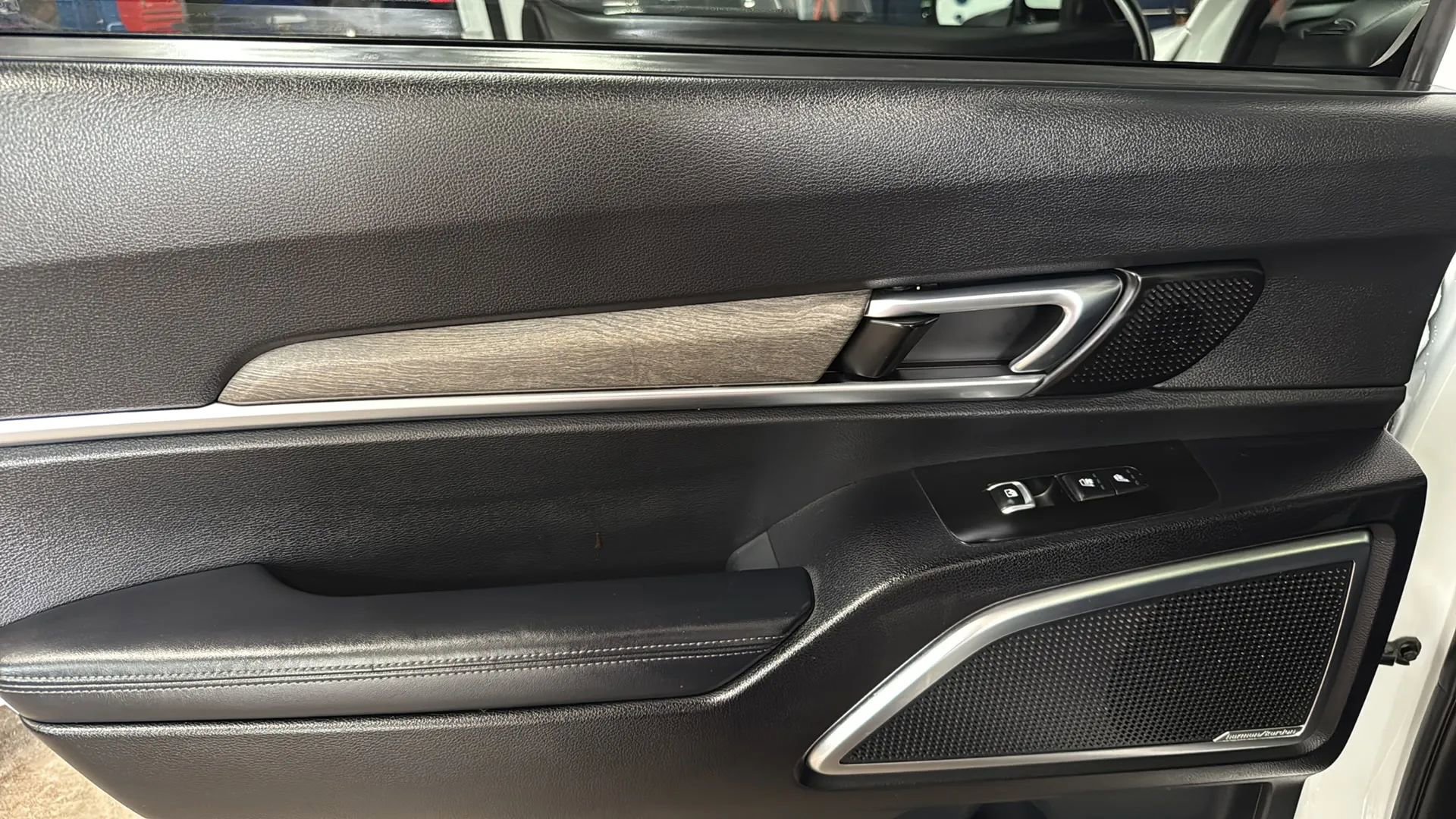 Used 2020 Kia Telluride SX w/ SX Prestige Package image 11