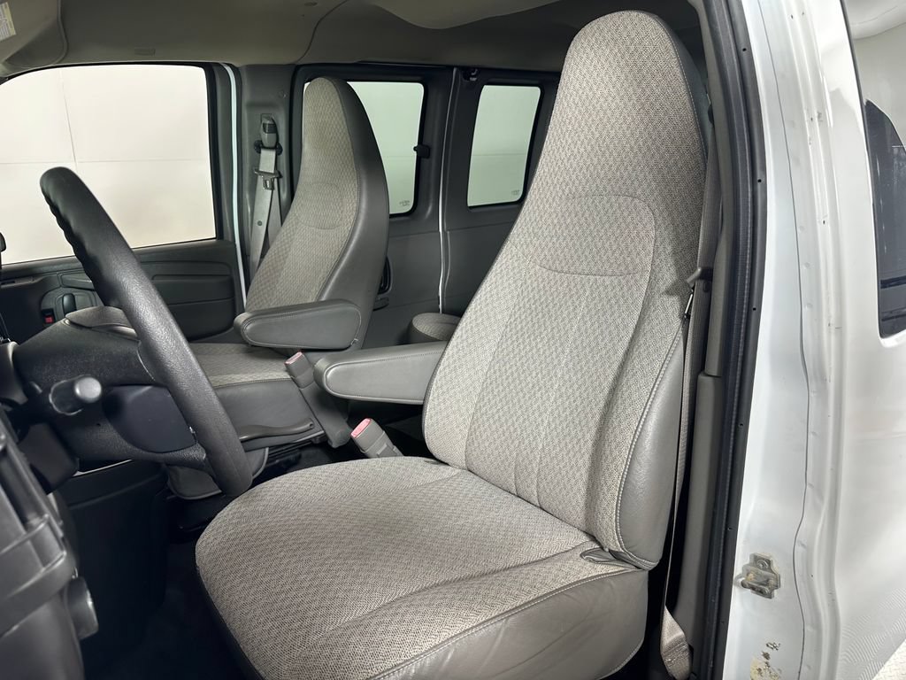 Used 2014 Chevrolet Express 2500 LT w/ LT Preferred Equipment Group RWD image 13