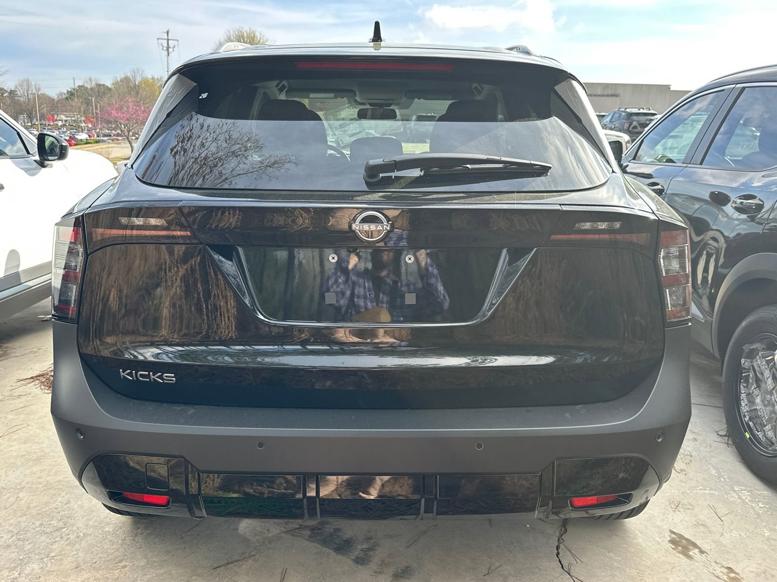 New 2026 Nissan Kicks SV w/ Charging Package image 4