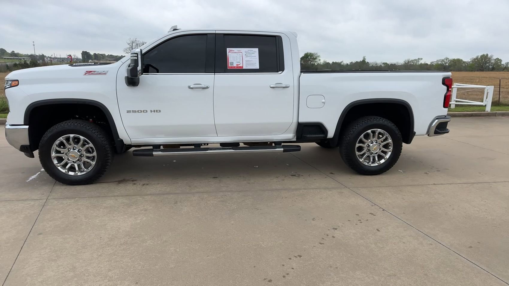 Used 2025 Chevrolet Silverado 2500 LTZ w/ LTZ Premium Package AWD/4WD image 5