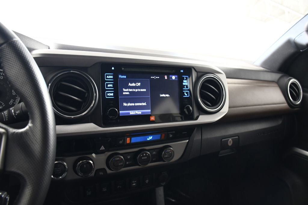 Used 2017 Toyota Tacoma Limited w/ Tow Package image 31