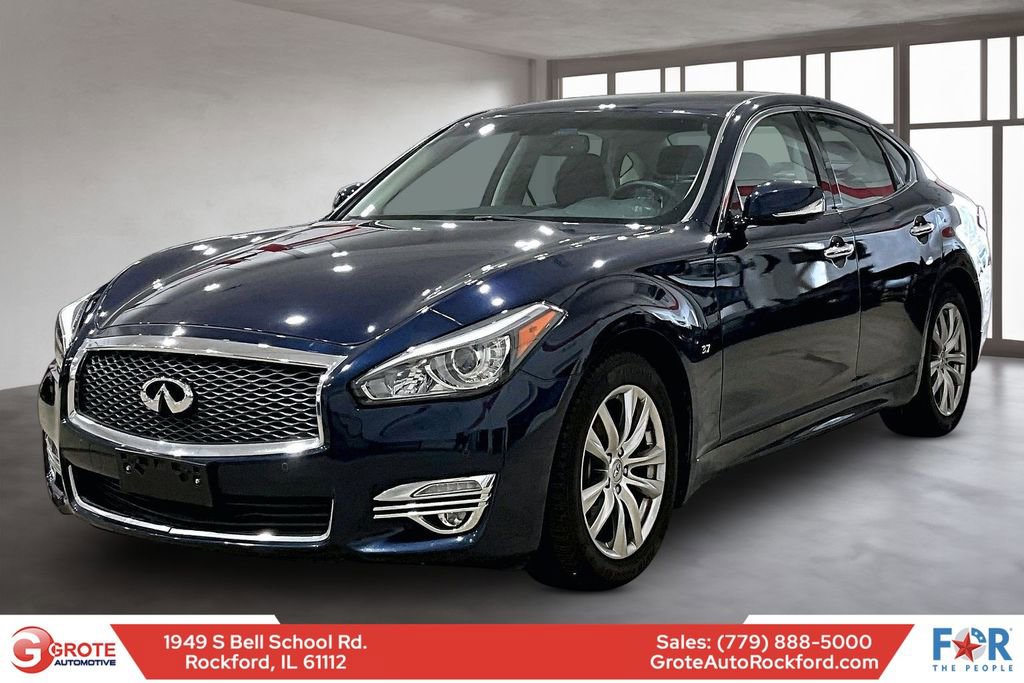 Used 2019 INFINITI Q70 Luxe image 1