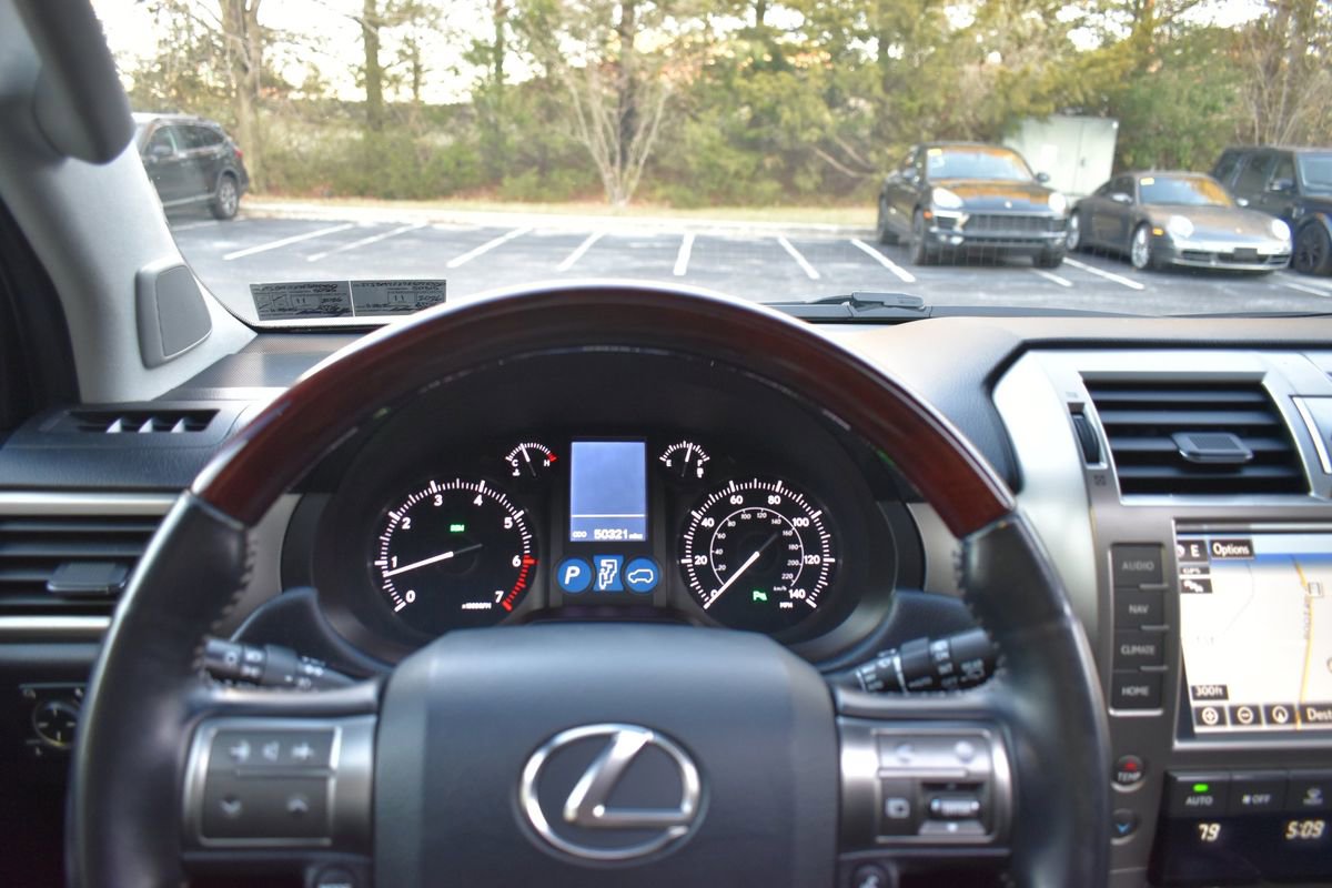 Used 2014 Lexus GX 460 w/ Premium Package image 28