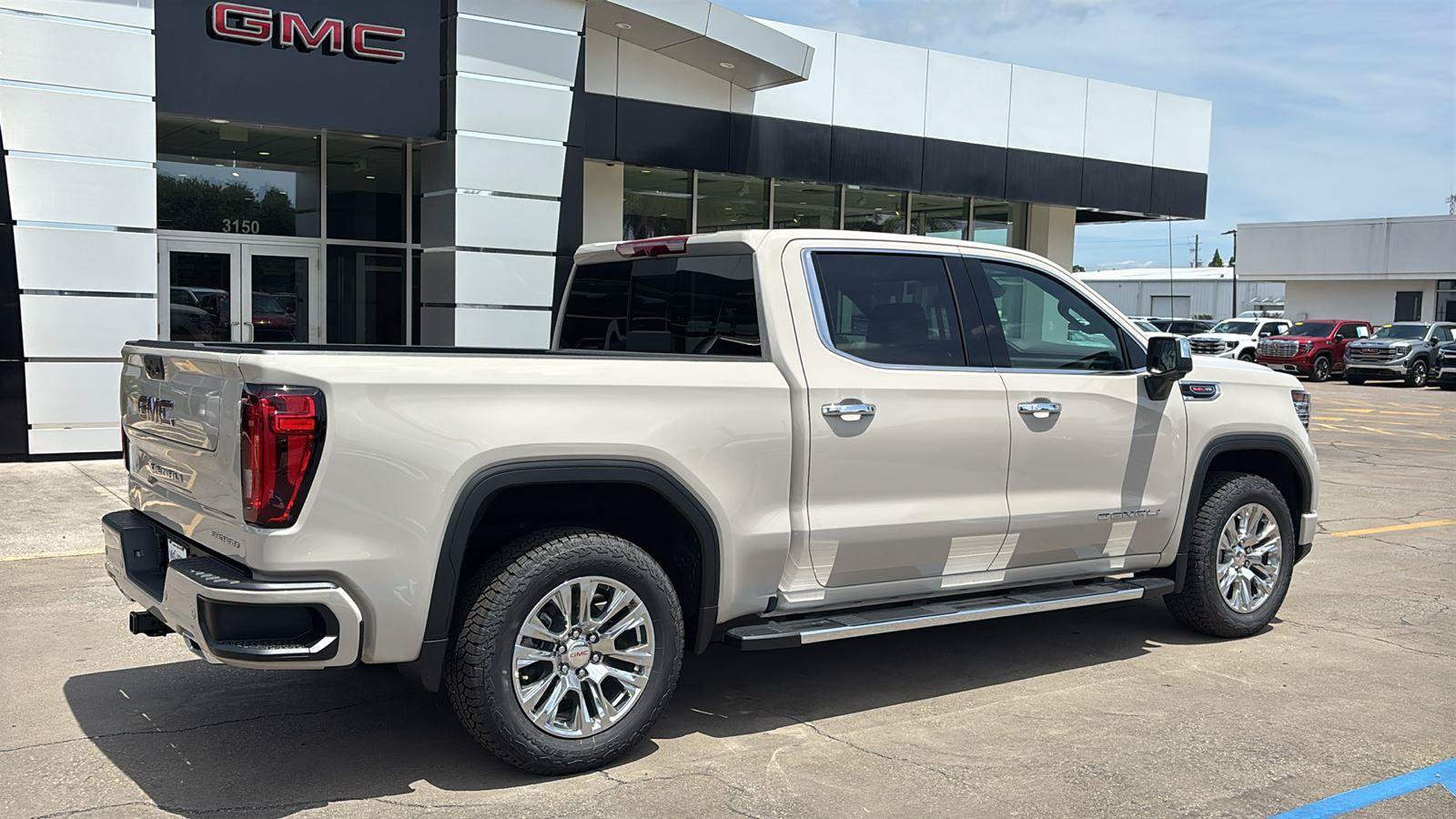 New 2026 GMC Sierra 1500 Denali AWD/4WD image 9