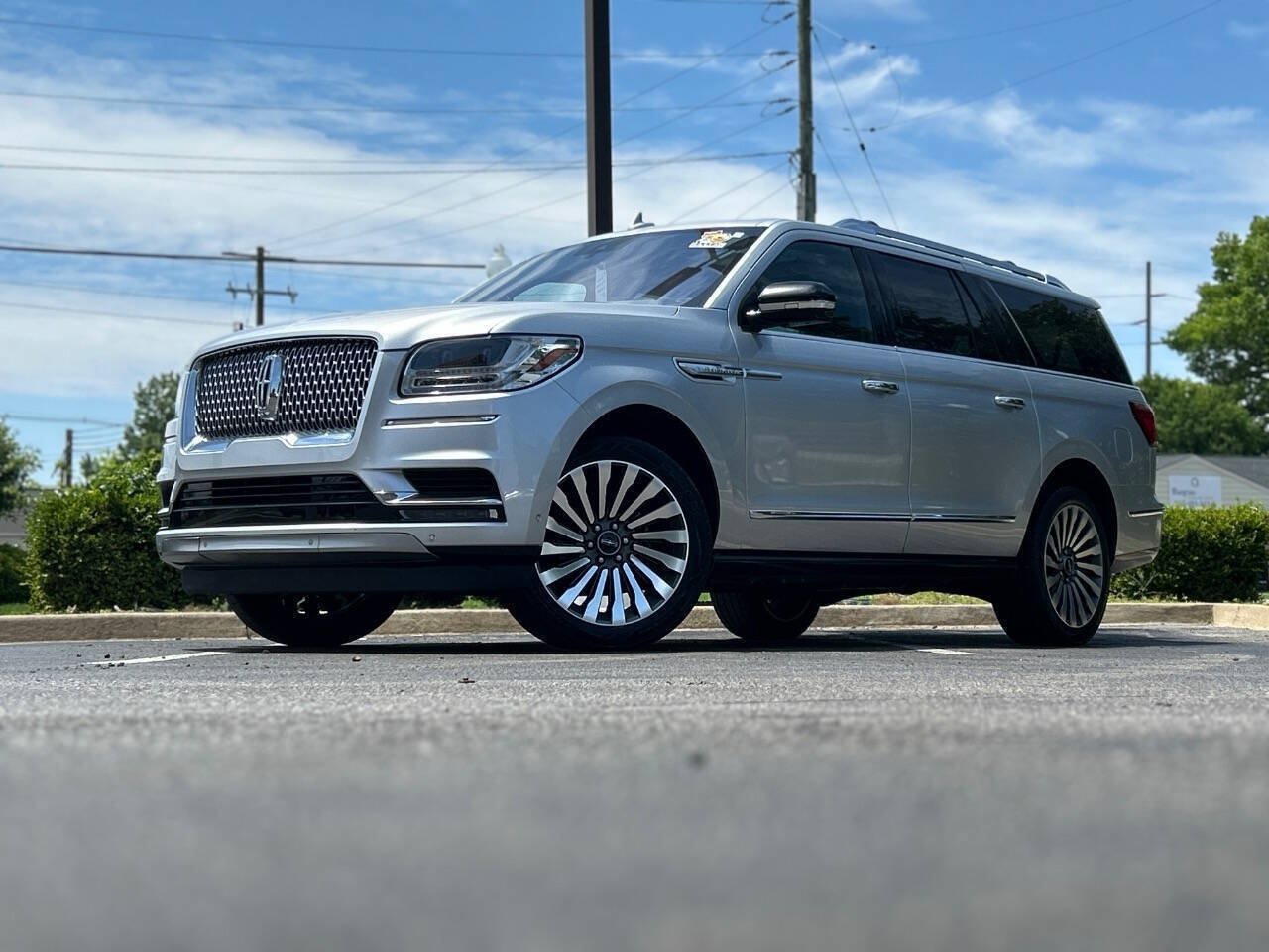 Used 2018 Lincoln Navigator L Reserve w/ Technology Package AWD/4WD image 2