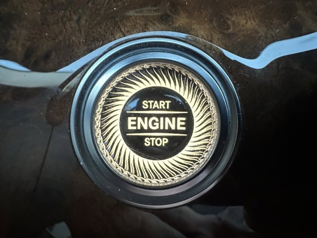 Certified 2018 Mercedes-Benz E 300 4MATIC image 18